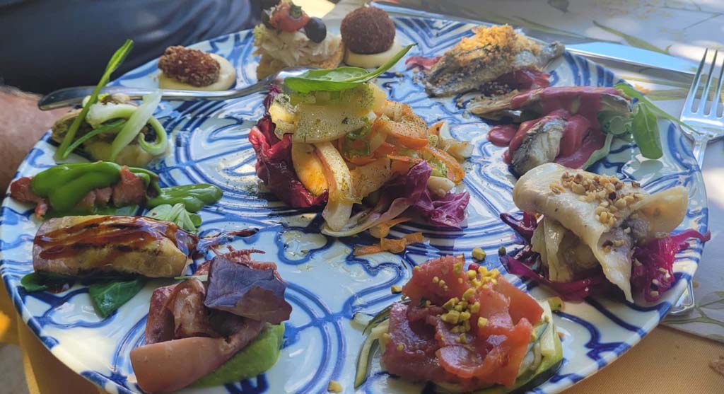 plate of appretivo