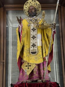 Basilica-de-St-Nicholas,statue