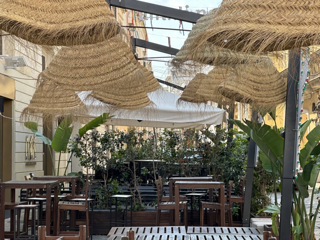 restaurant with straw lanterns in Galatina